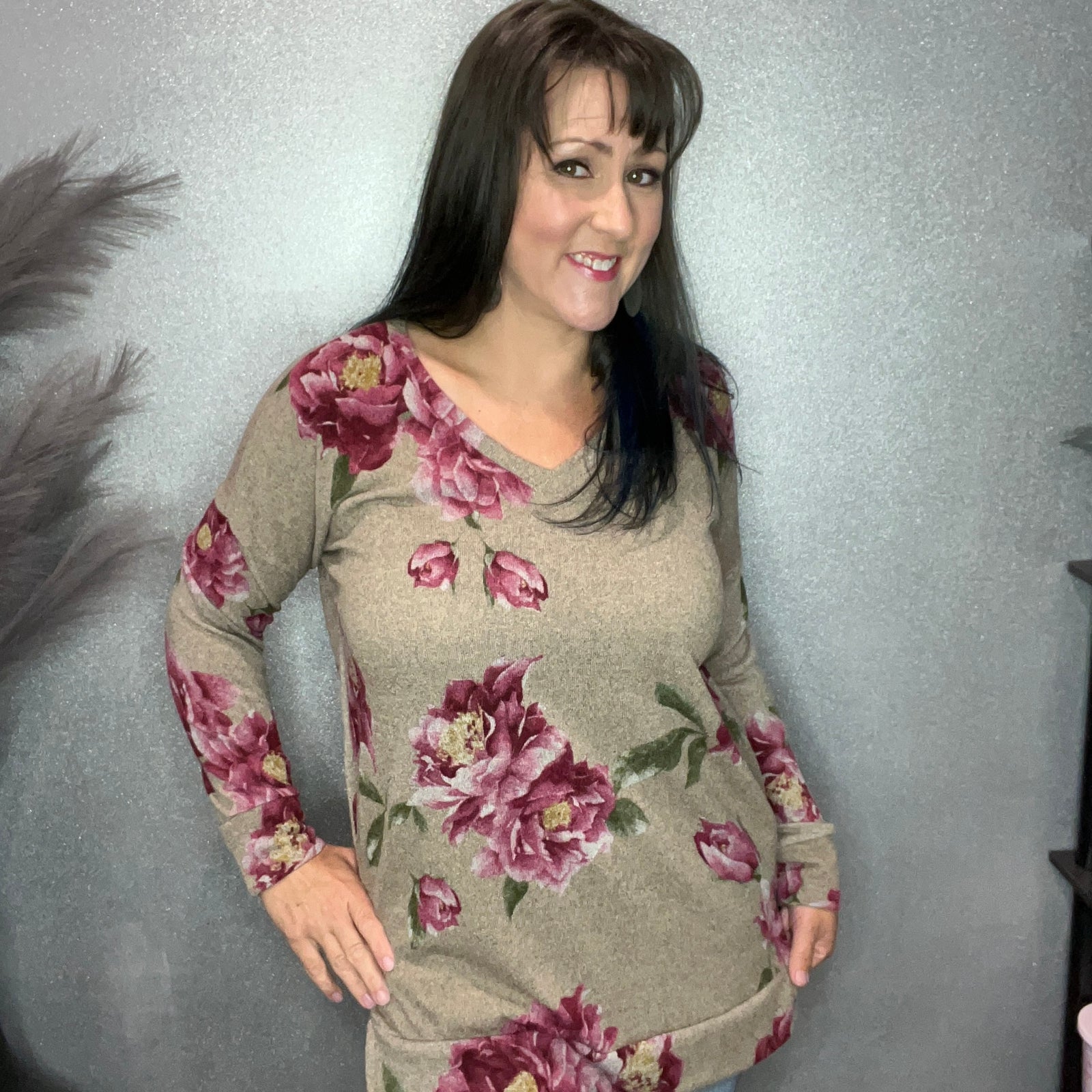 SMALL ONLY V-Neck Floral Pocket Sweater